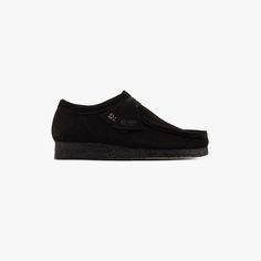 Clarks Wallabee - 26155522 - Sneakersnstuff | sneakers & streetwear online since 1999 Clarks Wallabee, Clarks Wallabees, Moccasins Shoes, Black Loafers, Womens Clarks, Clarks Originals, Rap Music, Best Sneakers, Soft Suede