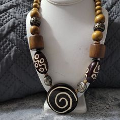 Wood Handmade Necklace Wood Beaded Necklace, Wooden Jewelry Handmade, Bohemian Wooden Bead Pendant Necklace, Brown Wooden Bead Pendant Jewelry, Brown Wooden Beads Pendant Necklace, Nature-inspired Wooden Beaded Necklace, Jean Art, Unique Multi-strand Wooden Beaded Necklaces, Wooden Jewellery