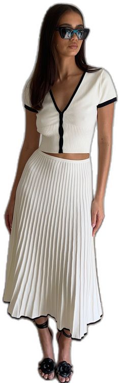 Fitted Ribbed Knit Skirt, Chic Ribbed Summer Skirt, Fitted Knit Midi Bottoms, Fitted Knit Midi-length Bottoms, Chic Stretch Knit Skirt, Fitted Knit Midi Skirt, Summer Ribbed Midi Skirt, White Ribbed Stretch Skirt, White Stretch Ribbed Skirt