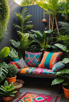 37 Adorable Small Garden Ideas for Your Tiny Outdoor Oasis Garden Boho Ideas, Organic Patio Design, Porch Area Design, Bright Garden Ideas, Small Courtyard Ideas Garden Nook, Small Back Patio Ideas, Small Patio Gardens, Tiny Balcony Garden, Small Space Garden Ideas