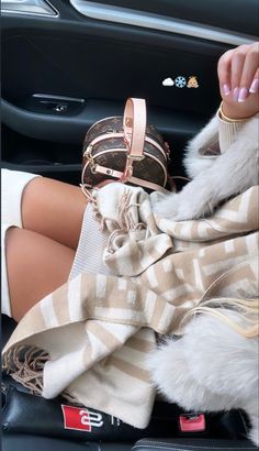 Boujee Winter Outfits, Chavvy Outfits, Chav Aesthetic, Chav Outfits, British Girl, Summer Holiday Outfits, Teen Swag Outfits, Luxury Lifestyle Dreams, Classy Photography