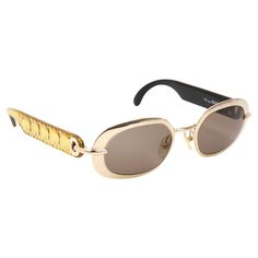 Christian Dior round metallic sunglasses color gold. Condition: Really good. Color Dorado, Colored Sunglasses, Christian Dior, Round Sunglasses, Sunglasses Accessories, Fashion Accessories, Dior, Sunglasses, Clothes For Women