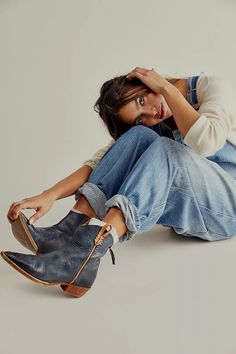 We The Free Wesley Ankle Boots | Free People Fall Ankle Boots Short, Bohemian Boots Free People, Cowboys Boots Jeans, Shoot Shoes, Cavalier Boots, Ranch Boots, Cowgirl Boots Outfit, Sky Fit, Boho Boots