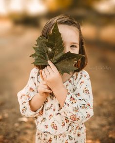 Fall Time Pictures, Sibling Photoshoot, Photography Siblings, Korea Photography, Fall Baby Pictures, Picnic Photo Shoot, Forest Photoshoot, Forest Hike, 2020 Photography