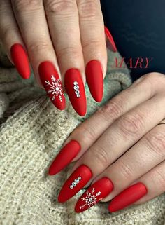 Modele Thonjsh, Swirl Nail Ideas, Summer Swirl Nails, Swirl Nail Designs, Winter Nails 2023, Christmas Nail Designs Acrylic, Swirl Nail, Christmas Nails 2023, February Nails