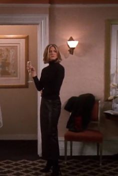 Rachel Green Season 7 Outfits, Rachel Green Work Outfits Office, Rachel Green Trench Coat, Rachel Green Leather Skirt, Rachel Green Workwear, Rachel Green Ralph Lauren, Classy 90s Fashion, Rachel Green Office, Rachel Green Fall Outfits