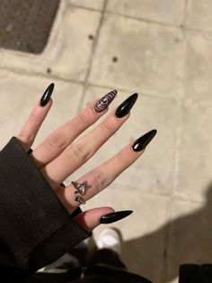 Spiral Nails Design, Black Acrylic Nails Almond, Alt Nails Acrylics, Black Nails Almond, Spiral Nails, Long Round Nails, Nails Emo, Lexi Nails, Black Almond Nails