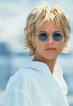 Meg Ryan Hairstyles, Short Shag Haircuts, Shaggy Short Hair, Short Shag Hairstyles, Meg Ryan, Choppy Hair, Messy Short Hair, Short Choppy Hair