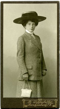 CDV Portrait of a young woman - Germany - c.1910 by Patrick Bradley 70, via Flickr 1910s Fashion, Young Family, Cheap Bags, Photo Memories, Vintage Portraits, Edwardian Era, Vintage Pictures, Belle Epoque