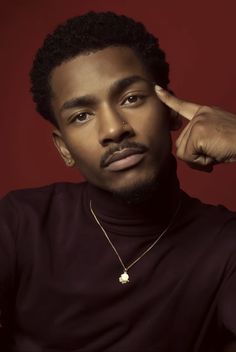 Aesthetic Male Portrait, Men Modeling Photography, Male Musician Photoshoot Ideas, Black Male Portrait Photography, Mens Portrait Poses, Men Portraits Photography, Black Men Portraits, Black Man Portrait Photography, Black Man Photography