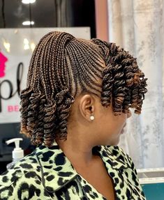 Pond Hairstyle, Short Fishtail Braid, Natural Braided Hairstyles For Women, Braided Hairstyles For Women, Latest Hair Braids, Short Box Braids Hairstyles, Twisted Hair, African Hair Braiding Styles, Box Braids Hairstyles For Black Women