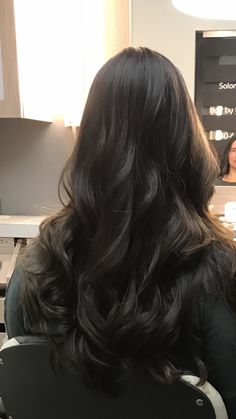 Black Wavy Hair, Black Hair Aesthetic, Hair Stylies, Long Black Hair, Trik Fotografi, Hairstyles For Long Hair, Easy Hairstyles For Long Hair, Hair Inspo Color, Dream Hair