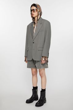 Single-breasted suit jacket is cut to a relaxed fit and below hip length. Crafted from a wool blend. Complete with front flap pockets. FN-MN-SUIT000328 Men's Shoes Accessories, Women's Shoes Accessories, Fitted Suit, Single Breasted Jacket, Suit Separates, Fashion Books, Gray Jacket, Hip Length, Leather Loafers