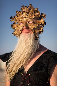 I did not know Gandolf was at Burning Man - rock on wizard! Music Festival Camping List, Festival Camping Setup, Burning Man People, Photo Journalism, Burning Man Art, Burning Man Costume, Burning Man Fashion, Black Rock City, Look Festival