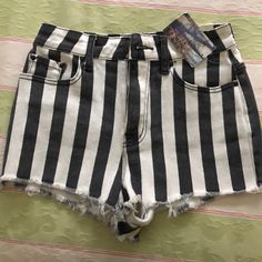 Urban Outfitters Size 26 Waist Cheeky Black And White High Waisted Jean Shorts Nwt Punk Outfit, 80s Shorts, High Waisted Jean, Urban Outfitters Shorts, Jean Short, High Waisted Jean Shorts, Punk Outfits, Striped Jeans, Hallows Eve