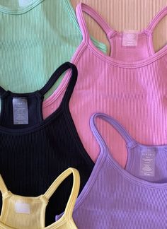 Everyone needs at least one of these go to Thick Rib Essential Racerback Halter Crop Cami's. They are a One Size Fits All One size fits S-XL Perfect tank to dress up or down Fabric: 92% nylon 8% spandex Preppy Teen Outfits, Blue Dress Outfits, Crop Top Aesthetic, Top Aesthetic, Denim Crop Top, Summer Inspo, Cute Preppy Outfits, Cute Crop Tops, Cropped Cami