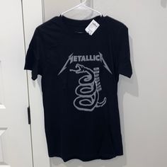 New Metallica Men’s Size S Small Band Graphic Snake T-Shirt Top Nwt 100% Cotton New With Tags Black Tri-blend Graphic Tee Shirt, Black Tri-blend Shirt For Streetwear, Black Urban T-shirt With Band Logo, Urban Black T-shirt With Band Logo, Metallica Shirts, Black Beetlejuice, Metallica Black, Raiders Shirt, Daytona Beach Bike Week