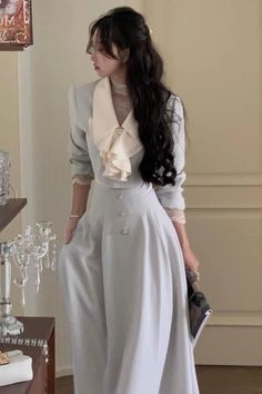 Middle Aged Outfits, Chinese Office Outfit, Formal Female Outfits, Modern Victorian Outfits, French Fashion Aesthetic, Spring Modest Outfits, Midi Skirt Outfits, Feminine Blazer, Midi Rock Outfit