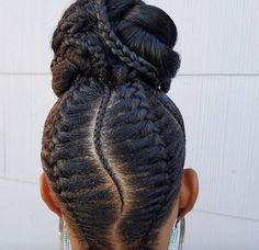 Braid Bun Updo, Kids Hairstyles For Wedding, Cabello Afro Natural, Updo Wedding, Asymmetrical Hairstyles, Bun Updo, Wedding Women, High Bun