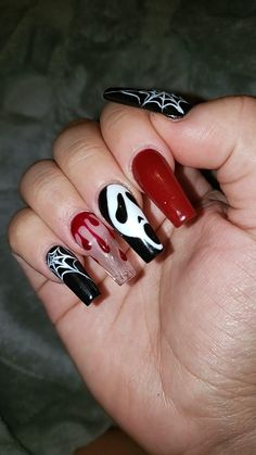 Medium Goth Nails, Ghostface Acrylic Nails, Ghostface Nail Art, Short Horror Nails, Edgy Nails Grunge Coffin, Rock Nails Grunge, Gamer Nails, Ghostface Nails