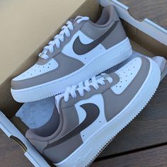 White Nike Shoes, Shoes Outfit Fashion, Custom Air Force 1, Cute Nike Shoes