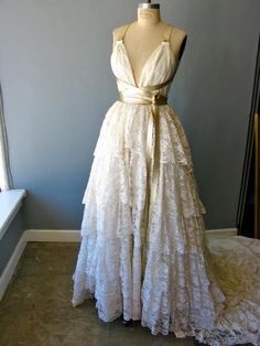 Reworked Dress, Boho Lace Wedding Dress, Dresses Hijab, Prom Dress Long, Prom Dresses Long Lace, Bride Fashion, Boho Wedding Dress Lace, Lace Prom Dress, Boho Lace