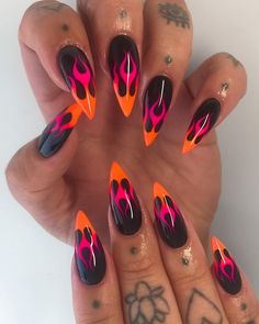 Nail Art Love Edgy Nail Art, Emoji Nails, Flame Nail Art, Punk Nails, Edgy Nails, Goth Nails, Grunge Nails, Crazy Nails, Black Nail