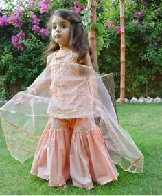 Simple Dress For Girl, Kids Party Wear Dresses, Kids Dress Collection, Kids Ethnic Wear, Kids Blouse Designs, Girls Dresses Sewing, Frocks Design