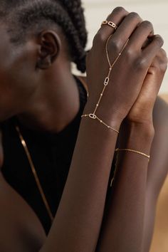 Rose gold Move Uno 18-karat rose gold diamond hand piece | MESSIKA | NET-A-PORTER Handchains Gold For Women, Ring To Bracelet Jewellery, Messika Move Uno, Messika Jewelry, Hand Chain Jewelry, Hand Chain Bracelet, Hand Bracelet, Dope Jewelry, 28 Days