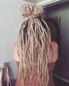 White Girl Dreads, Rasta Hair, Dreads Care, Dreadlocks Girl, Blonde Dreadlocks, Blonde Dreads, Natural Dreads, Undercut Designs, Natural Hair Bride