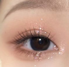 Natural Pink Makeup, Makeup Ala Korea, Ava Core, Makeup Asia, Makeup Ulzzang, Eyeliner Glitter, Txt Concert, Concert Makeup, Prom 2025