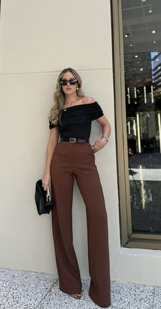 Brown Wide Leg Pants Outfit, Fall Work Outfits, Legs Outfit, Chic Fall Outfits, Fall Outfits For Work, Trendy Fall Outfits, Brown Pants