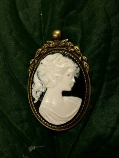 Vintage Jewelry With Historical Design, Cameo Brass Jewelry, Elegant Bronze Cameo Jewelry, Brass Cameo Jewelry, David Zyla, Black Cameo, 2 Sisters, Jewelry Christmas Tree, Soft Winter