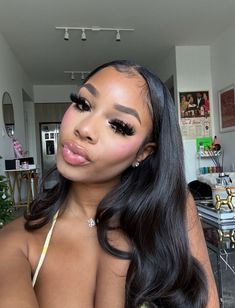 Instagram Baddie Makeup, Hairstyles With Curled Hair, Rem Beauty, Learn Makeup, Brown Skin Makeup, Ethnic Hairstyles, Baddie Hairstyles, Lashes Makeup, Flawless Makeup