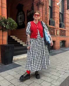 Can it just stop raining for a week please 🙏🏼 I need to frolic around in dresses Gingham Midi Skirt Outfit, Getting Dressed Aesthetic, Gingham Skirt Outfit, Seattle Street Style, Gingham Dress Outfit, Rain Outfit, Color Outfits, Concept Clothing, Just Stop