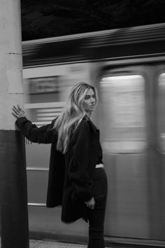 what to wear black outfit in nyc what to wear nyfw streetwear blonde hairstyle Denim Campaign, Fashion Fotografie, Nyc Pics, London Photoshoot