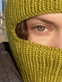 Stile Kylie Jenner, Knitted Balaclava, Chunky Scarves, Winter Knit Hats, Knitted Hood, Winter Aesthetic, Fitness Inspo, Kylie Jenner, Stylish Women