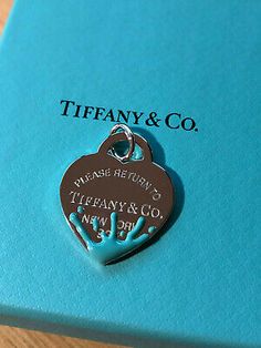 Original blue box, pouch, white ribbon, note card & envelope - all included. Perfect gift! Size: LARGE. Funky Rings, Tiffany And Co Jewelry, Tiffany And Co Necklace, Return To Tiffany, Tiffany Earrings, Tiffany Necklace, Heart Tattoo Designs, Box Pouch, Tiffany Jewelry