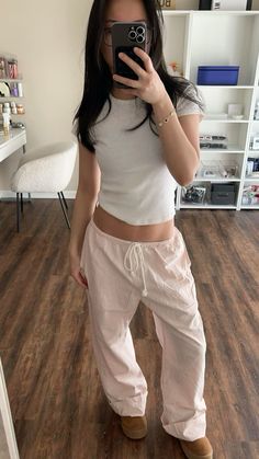 brandy everything !! Brandy Melville Pink Linen Pants, Brandy Pink Linen Pants, Brandy Striped Pants, Brandy Linen Pants Outfit, Brandy Linen Pants, Brandy Girl Aesthetic Outfit, Pink Striped Pants Outfit, Brandy Outfits Aesthetic, Pink Linen Pants Outfit