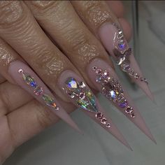 Stilleto Nails Designs Rhinestones, Nail Rhinestone Placement, Stiletto Nails With Gems, Long Stiletto Nails Design, Rhinestone Placement On Nails, Bling Stiletto Nails, Ongles Bling Bling, Stilleto Nails Designs, Stiletto Nails Designs