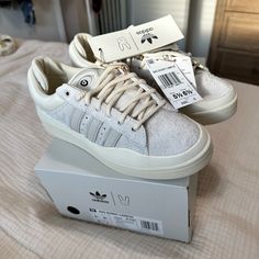 Bad Bunny Campus Cream. Unfortunately They Are Too Big For Me. Bad Bunny Shoes Outfit, Bad Bunny Tenis, Bad Bunny Nike, Bad Bunny Zapatillas, Zapatos Bad Bunny, Zapatillas Bad Bunny, Bad Bunny Shoes, Adidas Bad Bunny, Best Shoes For Women