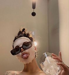 20-something year old passionate about living, reflecting and self-improvement! Look Kylie Jenner, Face Mask Aesthetic, Mask Aesthetic, Photographie Portrait Inspiration, Vogue Beauty, Foto Tips, Healthy Girl, Healthy Lifestyle Inspiration, Foto Ideas Instagram