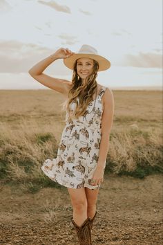 Country concert outfit inspo idea. Western summer dress with boots. Cute western outfit. Summer Dress With Boots, Western Summer Dresses, Country Girl Dresses, Cute Western Outfits, Concert Outfit Inspo, Short Summer Dress, Western Summer, Western Pattern, Western Outfit