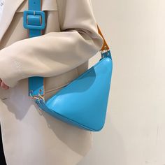 Crossbody Bag Designer, Simple Tote, Pocket Handbag, Luxury Bag, Side Bags, Pretty Bags, Designer Crossbody Bags, Shoulder Messenger Bag, Girl Backpacks