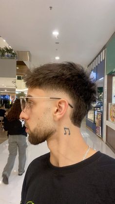 Different & Trendy Undercut Hairstyle Ideas for Men | Every Variation of the Men’s Undercut Hairstyle (Detailed Gallery) Fade Haircuts For Men, Low Taper, Drop Fade Haircut, Burst Fade, Mens Hair Colour, Mullet Haircut