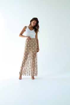 Experience the beauty of bohemian fashion with this intricately designed lace maxi skirt. The 3D floral accents bring a unique and artistic flair, making it a perfect choice for festivals, garden parties, or romantic evenings. Embrace the comfort and style of this carefully crafted piece, designed to enhance your natural grace. The height of the girl in the photo is 68.3 inches Maxi Rock, Lace Maxi Skirt, Skirt Beach, Boho Mode, Maxi Lace Skirt, Womens Skirts, Romantic Evening, Boho Lace, Garden Parties