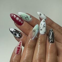 Nail Art Edgy, Y2k Nails Design, Y2k Almond Nails, 2000 Nail Designs, Nail Inspo Funky, Y2k Nail Ideas, Nail Designs Y2k, Mismatched Nail Art, Groovy Nail Art