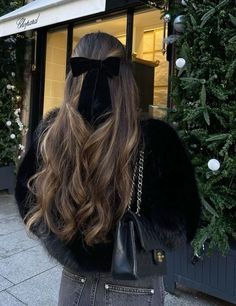 Christmas Outfit Inspiration, Casual Holiday Outfits, What To Wear Fall, Cute Christmas Outfits, Pajamas All Day, Christmas Party Outfit, Chic Holiday, Velvet Hair, Paris Outfits