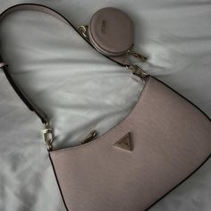 #luxury #bag #guess #aesthetic Guess Pink Bag, Guess Bags Pink, Guess Aesthetic, Bags Guess, Classy Purses, Pink Bags, Guess Bag