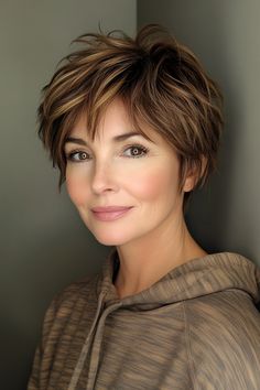 34. Choppy Pixie in Warm Walnut Brown (Short Hairstyles For Older Women With Fine Hair) - Short Hairstyles For Older Women With Fine Hair Icy Blonde Highlights, Choppy Pixie, Blonde Lowlights, Older Women's Hairstyles, Blonde Streaks, Classy Hairstyles, Shaggy Haircuts, Champagne Blonde, Sandy Blonde